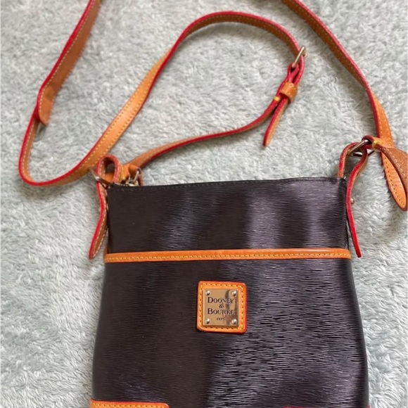 Dooney & Bourke Handbags - Dooney & Bourke Black and Tan Crossbody Bag